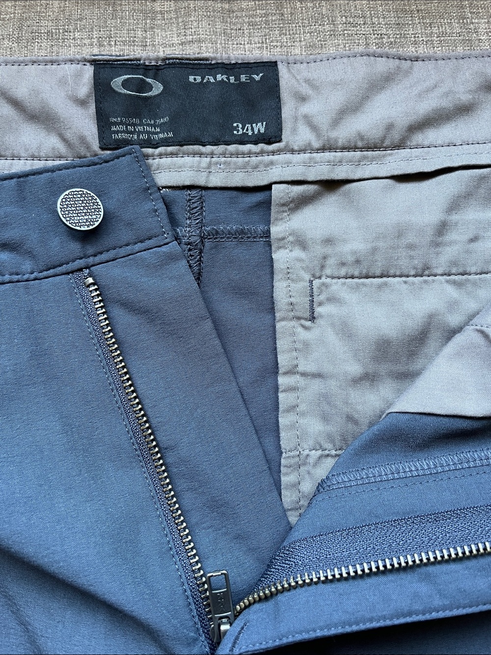 Oakley Men's Gray Shorts 34 - Picture 2 of 4